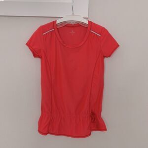 🟢3 for $20 ATHLETA Wick it run in coral peplum short sleeve athletic top